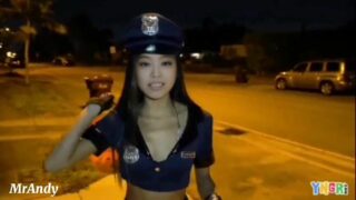 블랙핑크 제니 딥페이크 Korean idol Jennie in police costume fucks with a guy