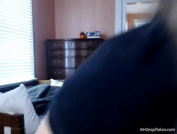 [Real fakes] Beautiful webcam teen VKunia fingers her hairy pussy