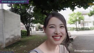 TWICE (트와이스) / Two guys try to satisfy slutty Nayeon 나연스마트한 얼굴 변화