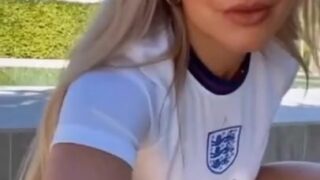 Dissolute milf Holly Willoughby masturbating cunt by dildo – ai scenes