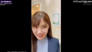 Adult Suzy showed boobs to her boyfriend in the toilet (수지 딥 페이크 섹스)