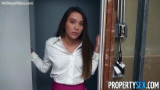 Deepfake Hailee Steinfeld pays plumber with blowjob