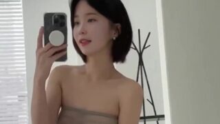 Asian chick IU enjoys masturbation by her boyfriend, deepfake (이지은 포르노)