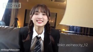 Depraved schoolgirl Yena IZ*ONE flashed her tits (케이팝 스타 예나)