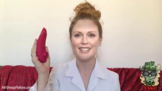 Fake milf Julianne Moore bragging her new cool dildo